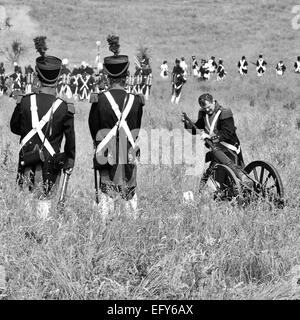 WATERLOO, BELGIQUE -CIRCA 1990 : les acteurs en costume pendant la reconstitution de la bataille de Waterloo qu'en 1815 Napoléon a pris fin. Banque D'Images