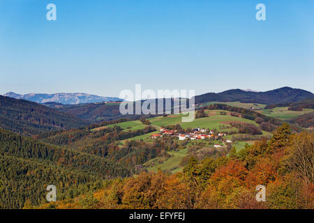 Village d'Spratzeck, Bucklige Welt, région Basse Autriche, vus de Landsee, Burgenland, Autriche Banque D'Images