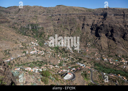 Vue du mirador Cesar Manrique sur les champs en terrasses et maisons de Lomo del Balo et La Vizcaina, Valle Gran Rey, La Gomera Banque D'Images