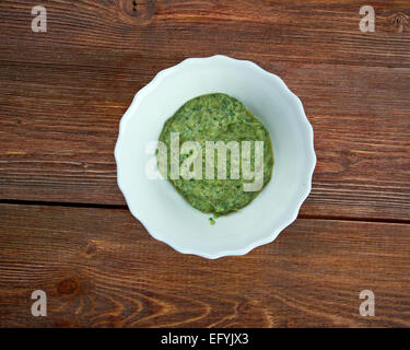 Champagne aux fines herbes Vinaigrette de Dijon - sauce culinaire française fait le mélange d'huile et vinaigre et habituellement l'assaisonnant avec du sel, Herb Banque D'Images