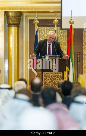 Abu Dhabi, Emirats Arabes Unis. 12 Février, 2015. Le président tchèque Milos Zeman assiste à business forum à Abu Dhabi, Émirats arabes unis, le 12 février 2015. © David/Tanecek CTK Photo/Alamy Live News Banque D'Images