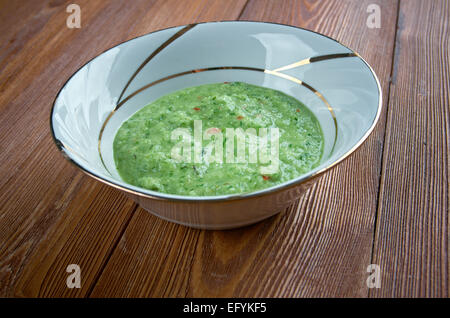 - Chimichurri sauce verte utilisée pour la viande grillée, originaire de l'Argentine Banque D'Images