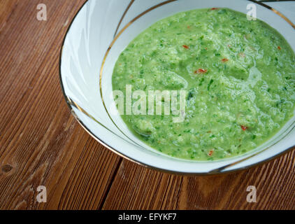 - Chimichurri sauce verte utilisée pour la viande grillée, originaire de l'Argentine Banque D'Images