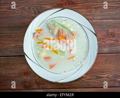 - Fiskesuppe Chaudrée de saumon et de cabillaud de Norvège Banque D'Images