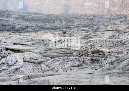 Solified lave d'Erta Ale volcan de dépression Danakil desert en Ethiopie Banque D'Images