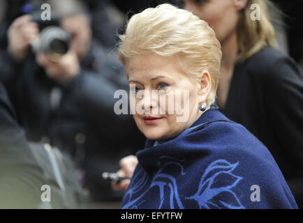 Bruxelles, Belgique. 12 Février, 2015. Le Président de la Lituanie, Dalia Grybauskaite arrive au siège de l'UE pour un sommet de l'UE à Bruxelles, Belgique, le 12 février 2015. © Ye Pingfan/Xinhua/Alamy Live News Banque D'Images