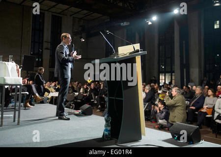 Berlin, Allemagne. 12 Février, 2015. Le maire de Berlin Michael Müller (SPD) parle au forum des citoyens lancé par le Senat Berlin Berlin pour la demande d'accueil des Jeux olympiques à Berlin, Allemagne, 12 février 2015. Photo : Gregor Fischer/dpa/Alamy Live News Banque D'Images