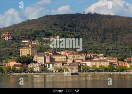 Village de San Feliciano, Lac Trasimeno, Pérouse, Ombrie, Italie Banque D'Images