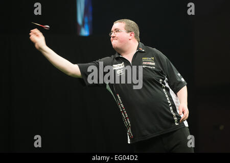 Bournemouth, Royaume-Uni. 12 Février, 2015. Betway Football Ligue 1 fléchettes. Journée 2. Stephen Bunting en action contre Michael van Gerwen. Credit : Action Plus Sport/Alamy Live News Banque D'Images