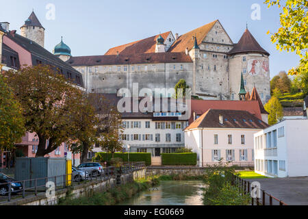 Vue vers le château de Porrentruy, Canton du Jura, Suisse. Banque D'Images