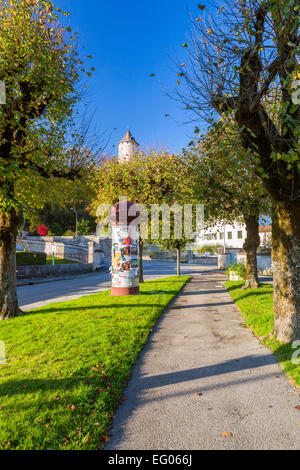 Vue vers le château de Porrentruy, Canton du Jura, Suisse. Banque D'Images