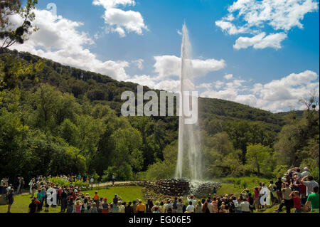 L'eau froide le plus haut geyser du monde à Andernach, Rhénanie-Palatinat, Allemagne, Europe Banque D'Images