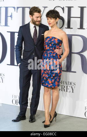 Jamie Dornan et Amelia Warner arrive sur le tapis gris pour les 50 nuances de gris UK Création le 12/02/2015 à l'odeon Leicester Square, Londres. Photo par Julie Edwards Banque D'Images