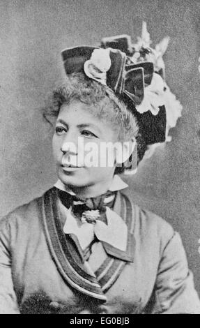 Mezzo soprano autrichienne Marianne Brandt, half-length portrait, face vers la gauche, vers 1900 Banque D'Images