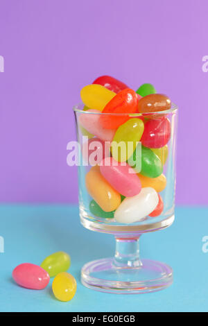 Jelly Beans sucre candi dans un pot Banque D'Images