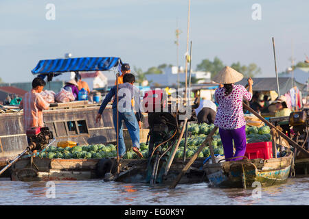 Marché flottant de Cai Rang, Can Tho, Delta du Mékong, Vietnam Banque D'Images