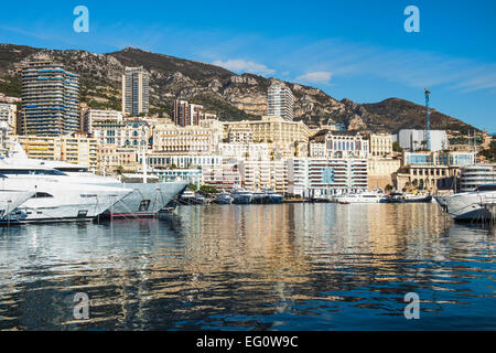 Yachts amarrés dans la marina de Monte Carlo, Monaco Principauté Banque D'Images