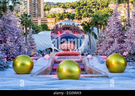 Casino Monaco reflétant dans une sphère, Monte Carlo, Principauté de Monaco Banque D'Images