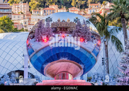 Casino Monaco reflétant dans une sphère, Monte Carlo, Principauté de Monaco Banque D'Images