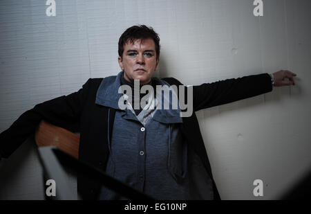 Pic de fichier : Southampton, UK. 27 février, 2013. steve strange, chanteur du groupe de pop des années 1980 1950-51 qui est décédé à l'âge de 55 ans suite à une crise cardiaque. photos prises le 27 février 2013 alors qu'il a visité l'université de Southampton Solent étaient qu'il visite souvent d'enseigner aux élèves de niveau maquillage, la mode et la musique. crédit : pbwpix/Alamy live news Banque D'Images