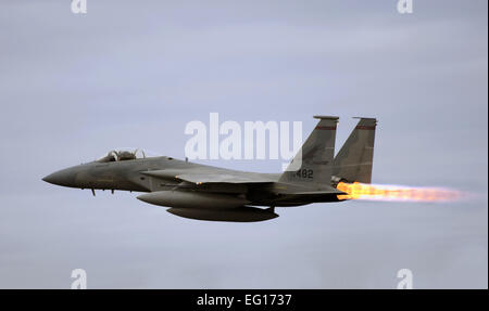 L'Oregon un Air National Guard F-15C Eagle décolle de l'Air National Guard Base Portland le 2 octobre 2010. Le s.. Brandon Boyd Banque D'Images