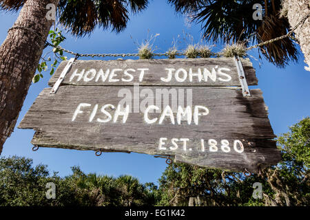 Florida Melbourne Beach, honnête John's Fish Camp, panneau, logo, Indian River Water Lagoon, eau de Mullet Creek, les visiteurs voyage tour tourisme touristique Banque D'Images