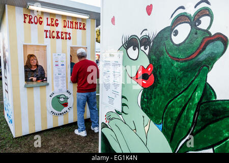 Florida Fellsmere, Frog Leg Festival, billets pour le dîner, ligne, file d'attente, stand, les visiteurs voyage visite touristique touristique site touristique monuments culture culturel Banque D'Images