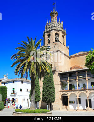 Église de Santa Maria la Mayor campanile, Plaza Duquesa de Parcent, Ronda, Andalousie, Espagne Banque D'Images