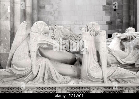 Tombeau du Roi Pedro I, Alcobaca monastery church, Alcobaça, Portugal Banque D'Images