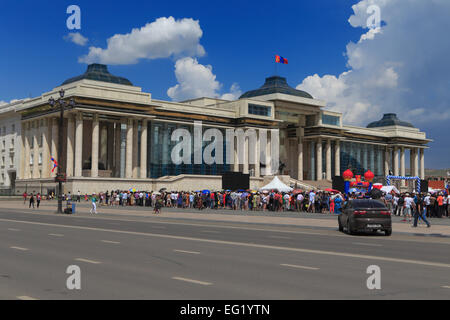 Chinqqis Khan square et Parliament Building, Oulan Bator, Mongolie Banque D'Images