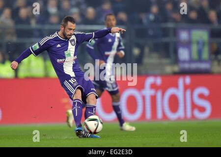 Anderlecht, Bruxelles, Belgique. 12 Février, 2015. Demi-finale de la Coupe de Belgique. Anderlecht et Gand. Le milieu de terrain Steven Defour du RSC Anderlecht © Plus Sport Action/Alamy Live News Banque D'Images