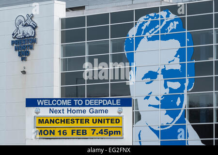 Preston, Royaume-Uni. Feb 14, 2015. La Saint-Valentin est l'occasion de l'anniversaire de la légende du football bien-aimé Sir Tom Finney qui est mort il y a un an. L'anniversaire arrive juste deux jours avant Preston North End prendre sur Manchester United à Deepdale dans le 5ème tour de la FA Cup, un jeu Sir Tom aurait adorait. Crédit : Paul Melling/Alamy Live News Banque D'Images