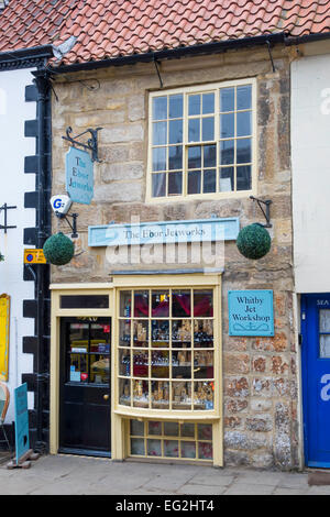 L'atelier de travaux Jet Ebor et atelier de fabrication et la vente de bijoux en ambre et jet à Whitby, North Yorkshire Banque D'Images