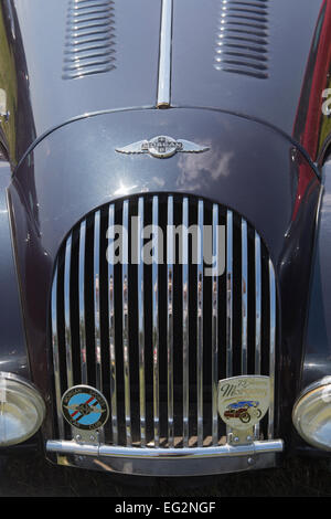 En close-up et dans un état impeccable, un classique noir Morgan sports voiture est garée et exposées au grand show du Yorkshire, Harrogate, England, UK. Banque D'Images