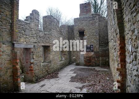 Tyneham village, dorset, fermé au public pendant les tirs en direct comme maintenant sur MOD de tir. Banque D'Images