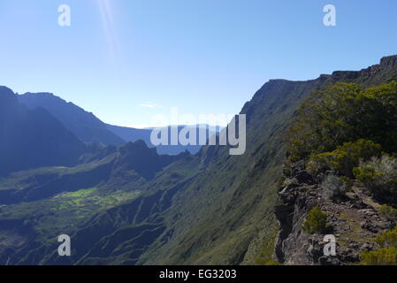 La vue depuis le Grand Benare randonnée pédestre de : Le Maido, la Réunion / Ile de la Réunion, océan Indien, France. Banque D'Images