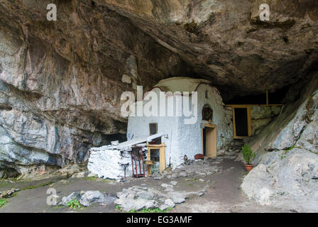 Église dans une caverne du Mont Olympe, en Grèce Banque D'Images