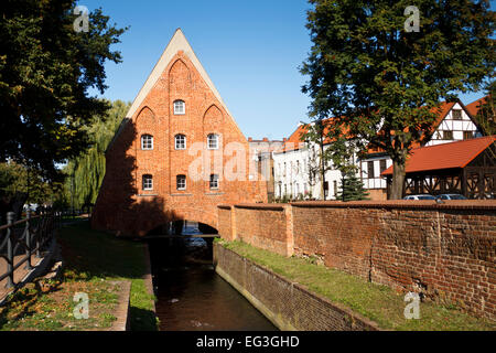 Petit Moulin - bâtiment historique de Gdansk, situé dans la vieille ville. Banque D'Images