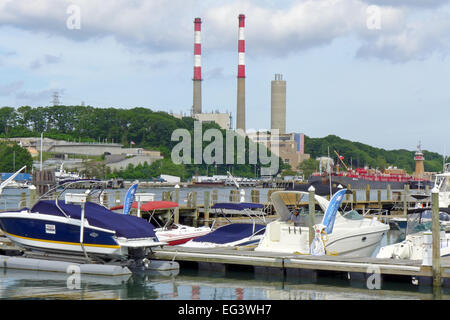 Port Jefferson sur la rive nord de Long Island New York a un port avec l'utilisation à des fins commerciales et récréatives. Banque D'Images