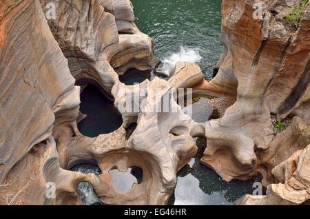 Bourke's Luck potholes, d'affouillement et de poule, dans la dolomie roche, Blyde River Canyon, réserve naturelle de la province de Mpumalanga Banque D'Images