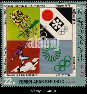 Y.A.R.-VERS 1971 : un post de timbres en République arabe du Yémen montre Jeux Olympiques - gagnants de l'Italie. circa 1971 Banque D'Images