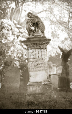 Grave à Kensal Green Cemetery Londres Banque D'Images