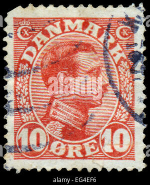 Danemark - circa 1913 : timbre imprimé dans le Danemark montre le roi Christian X, roi du Danemark, vers 1913 Banque D'Images