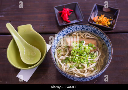 Comme Soba d'okinawa servi sur la plage de Aharen, Tokashiki, Okinawa, Japon Banque D'Images