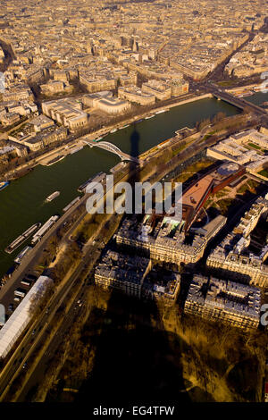 Vue depuis le haut de la tour Eiffel, Paris Banque D'Images