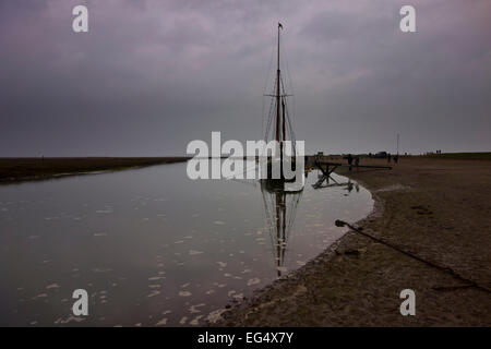 Blakeney Creek avec la barge à Juno Banque D'Images