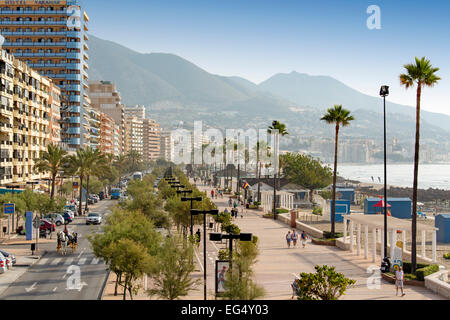 Promenade en bord de plages fuengirola malaga andalousie espagne Banque D'Images