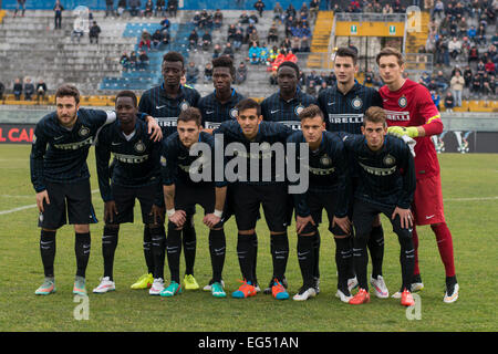 Pise, Italie. 16 Février, 2015. L'équipe de line up du groupe Inter Football/soccer match de finale du tournoi de Viareggio : entre 2-1 Hellas Verona Arena Garibaldi au stade de Pise, Italie . Credit : Maurizio Borsari/AFLO/Alamy Live News Banque D'Images