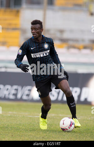 Pise, Italie. 16 Février, 2015. Assane Gnoukouri (Inter) Football/soccer match de finale du tournoi de Viareggio : entre 2-1 Hellas Verona Arena Garibaldi au stade de Pise, Italie . Credit : Maurizio Borsari/AFLO/Alamy Live News Banque D'Images