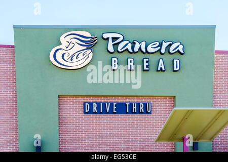 Panera Bread restaurant extérieur drive-in à Oklahoma City, Oklahoma, USA. Banque D'Images